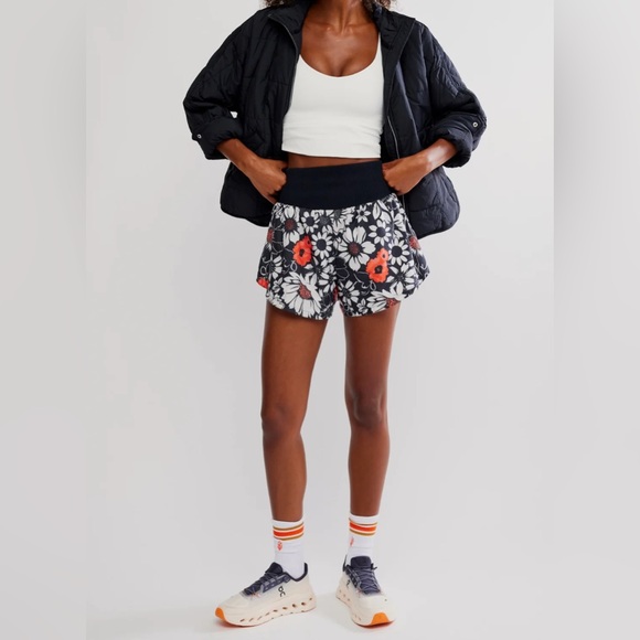 NWT Free People FP Movement Carpe Diem Printed Shorts tuxedo daisy print XS S XL - Picture 6 of 11